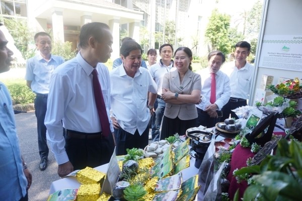 092523 hoi nghi khoa hoc trong trot 3