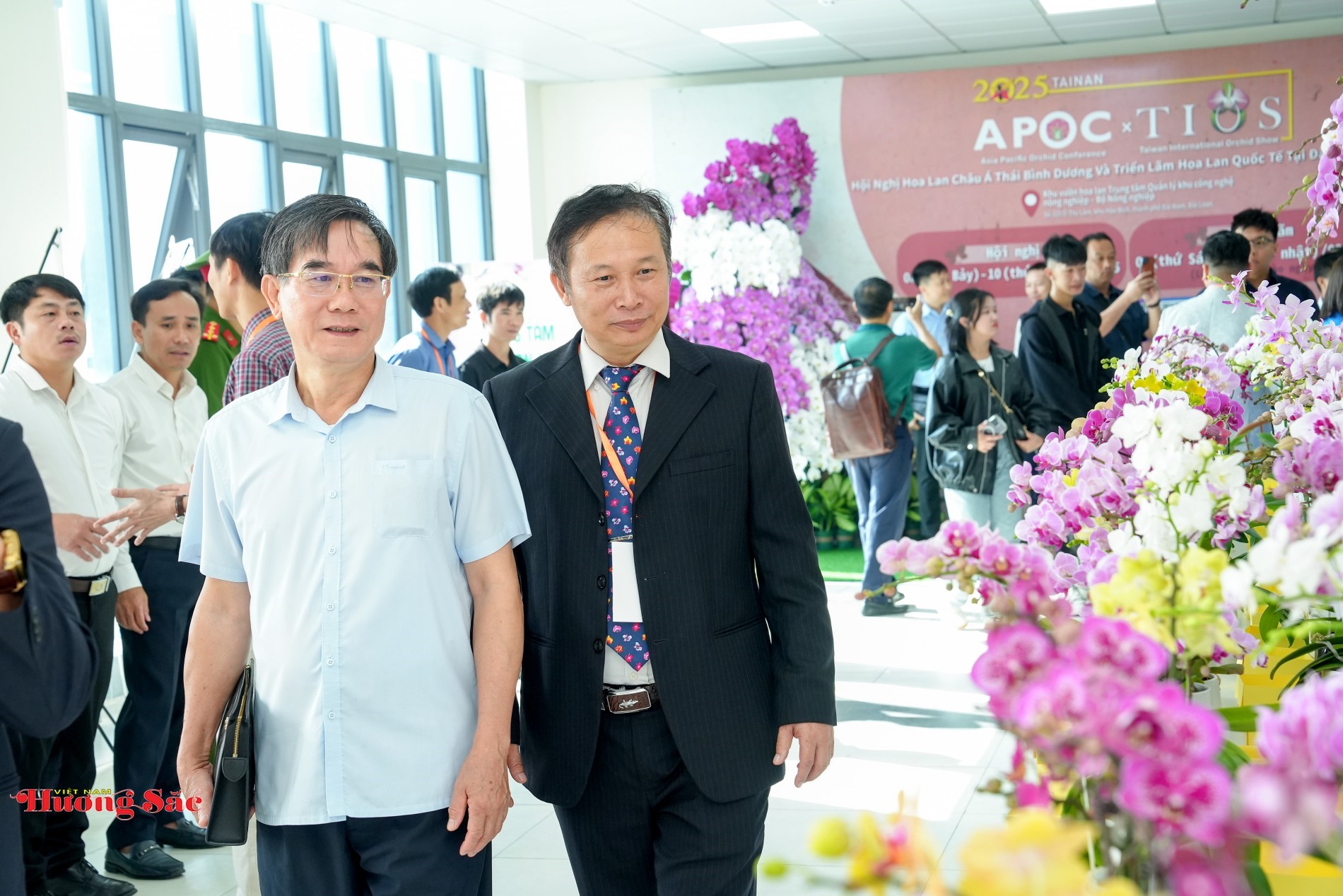 111325 lan ho diep 2