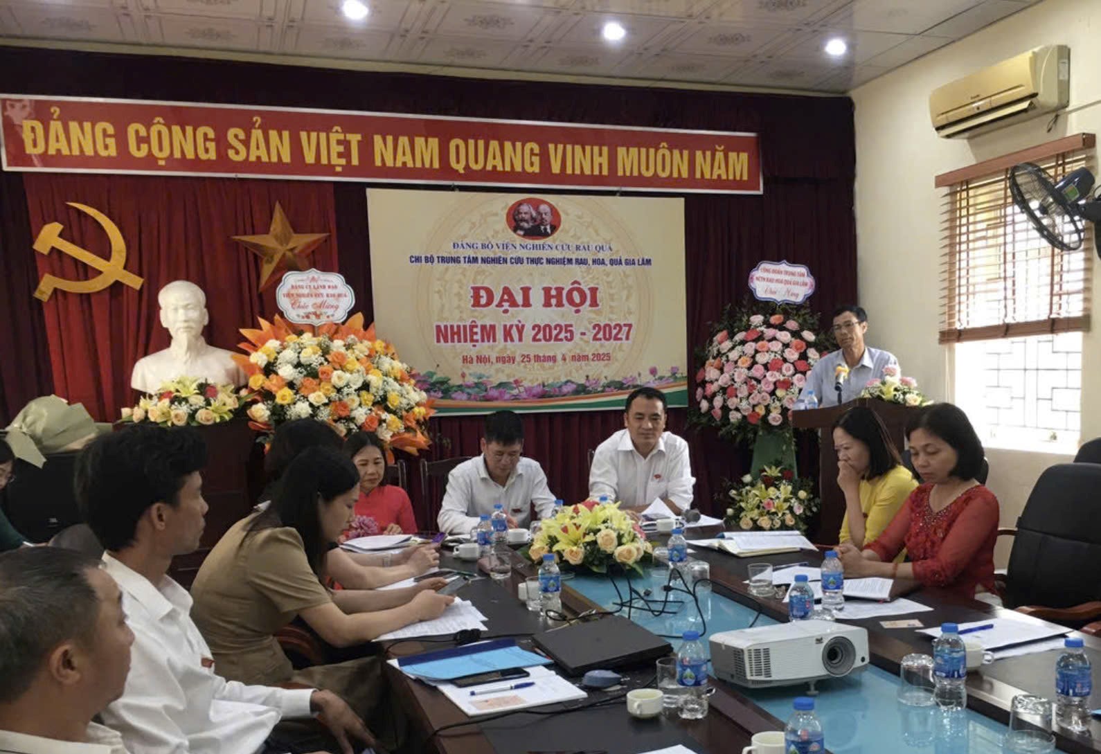 042925 dai hoi chi bo gia lam 2.png