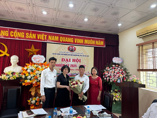 042925 dai hoi chi bo gia lam 3.png.jpg