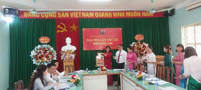 061125 xuan mai 4