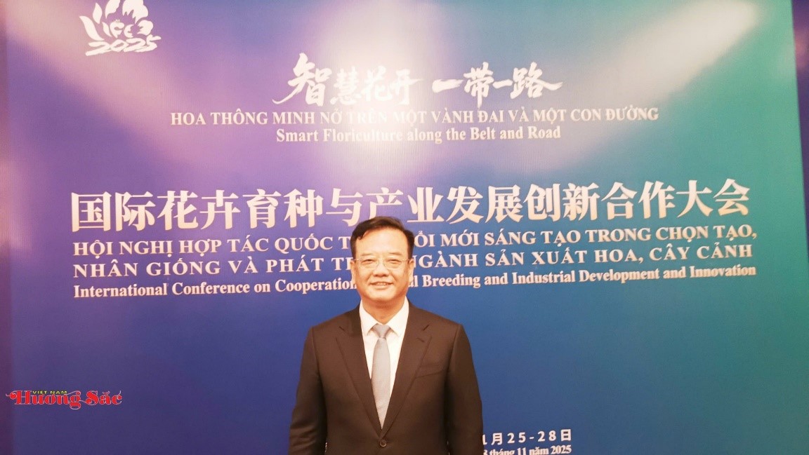 112725 ha noi khai mac hoi nghi 8