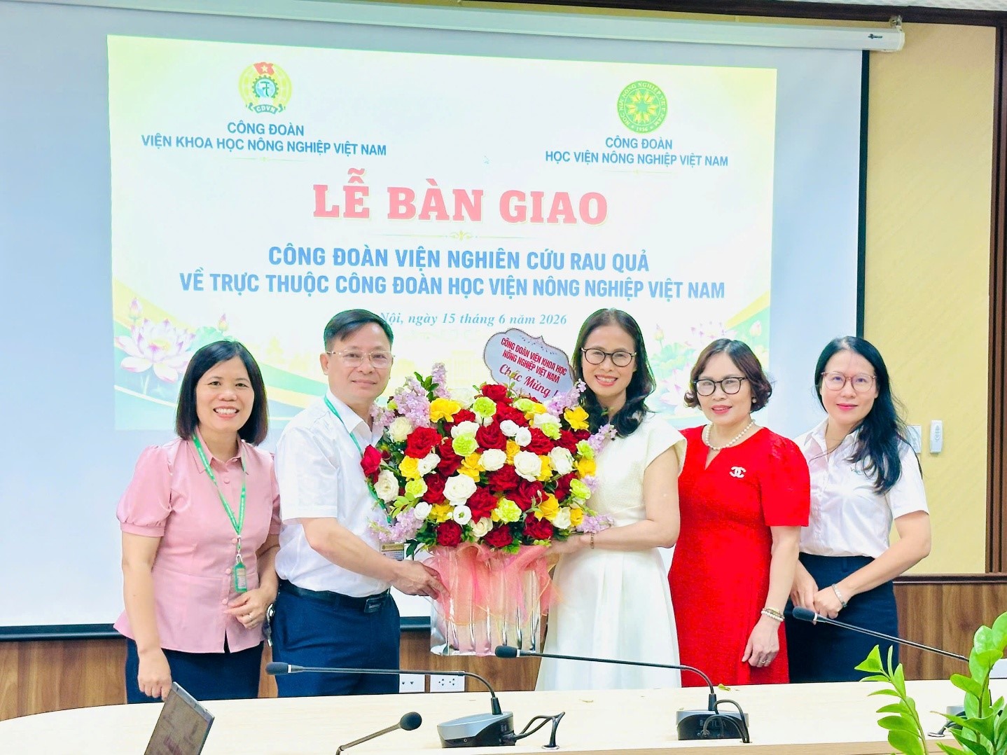 061726 cong doan 10.jpg.png